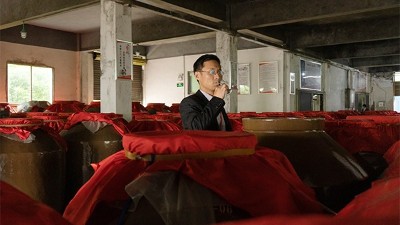 正在用白酒蒸餾設(shè)備釀酒的您，想成為品酒師嗎？