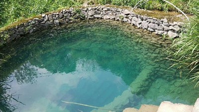 劉峰回鄉(xiāng)創(chuàng)業(yè)“靠山吃山”，用釀白酒設(shè)備做土酒年入20萬(wàn)