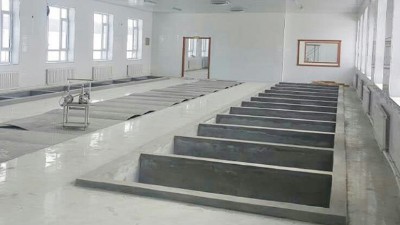 我想用烤酒設(shè)備做小曲固態(tài)酒，建窖池要注意什么？