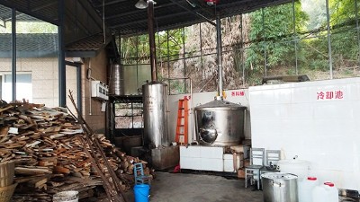 35歲后我已不再年輕，我就用釀酒蒸餾設(shè)備回家釀酒