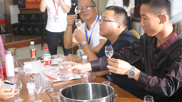 低度酒就是將燒酒設備釀出來的高度酒加水降度？