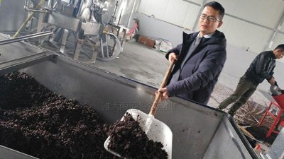 40噸拐棗爛在樹上賣不掉，用雅大蒸酒設(shè)備釀成酒，每瓶賣288元！