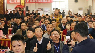 湖南雅大前往臨湘市傳統(tǒng)釀酒產(chǎn)業(yè)培訓(xùn)班，分享雅大釀酒技術(shù)！