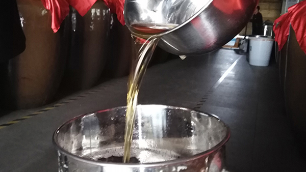 甜型紅高粱黃酒是怎樣釀造出來的？