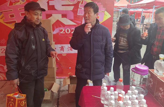小型酒廠釀酒設(shè)備賣(mài)酒