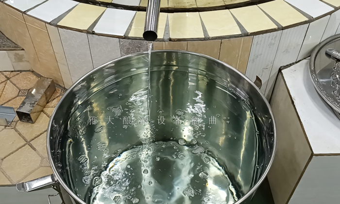7.7小火蒸餾成品酒，及時斷尾.jpg