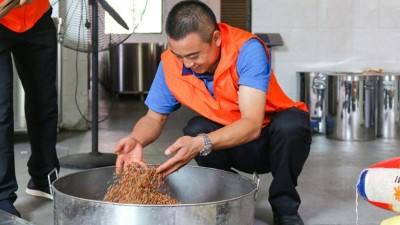 用熟料釀酒設(shè)備釀酒的前6個月，“醉”需釀酒技術(shù)指導