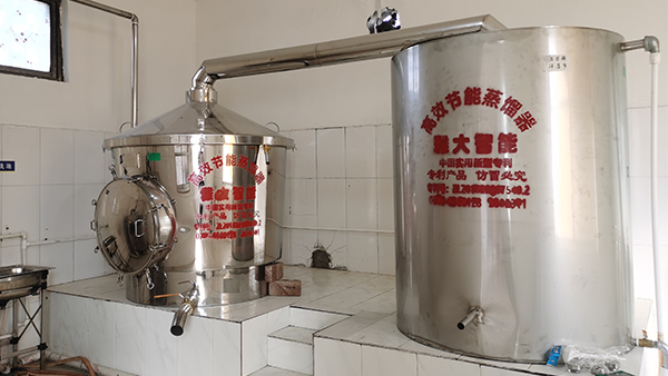 用小型酒廠釀酒設(shè)備開(kāi)酒坊，每斤酒的成本大概是多少？